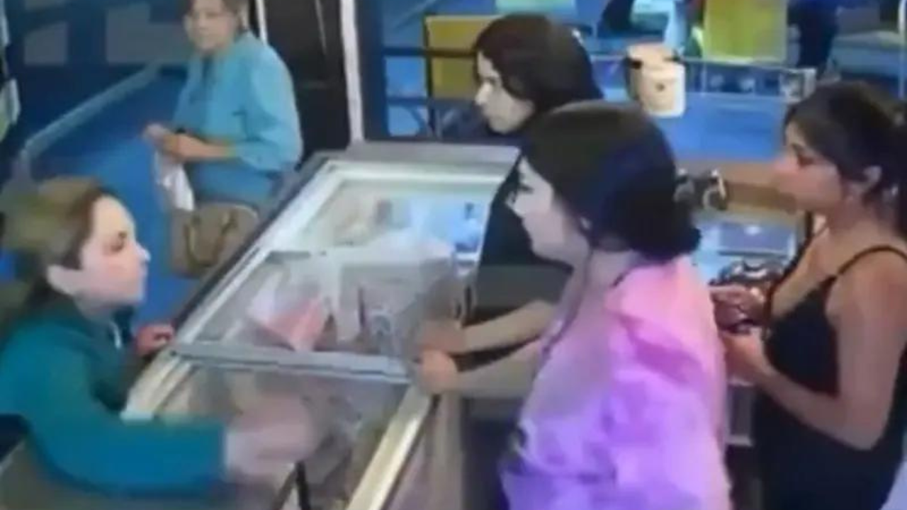enfermera celosa causa destrozos en heladeria de ecatepec